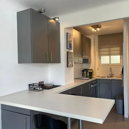 Fully Equipped Beachfront In The Heart Of The Center Bd Leclerc