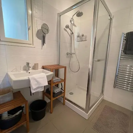 Fully Equipped Beachfront In The Heart Of The Center Bd Leclerc 公寓 昂蒂布
