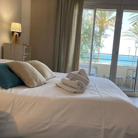 Fully Equipped Beachfront In The Heart Of The Center Bd Leclerc شقة