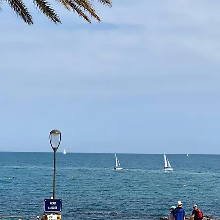 Fully Equipped Beachfront In The Heart Of The Center Bd Leclerc Apartamento Antibes